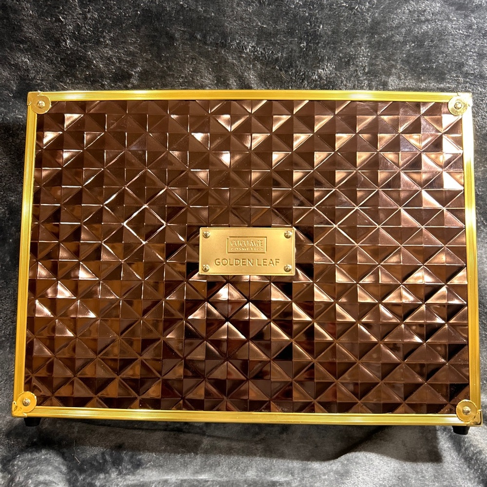 Golden Leaf Textured Box